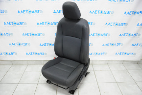 Scaun șofer Toyota Highlander 14-19 fără airbag, manual, material textil gri închis.