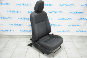 Scaun de pasager Toyota Highlander 14-16 fără airbag, manual, tapițerie gri închis.