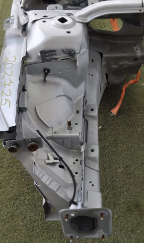 Partea din față dreapta a caroseriei Ford Fusion mk5 13-20 fără suport, argintie, ușor lovită, zgâriată