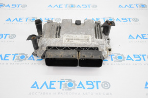 Блок ECU компьютер двигателя Ford Focus mk3 11-18 2.0 примят, не выкручиваются крепления