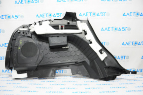 Capacul arcului drept Ford Edge 15- negru pentru subwoofer.