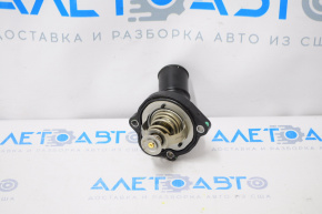 Corpul termostatului cu termostat Ford Transit Connect MK2 13- 2.5