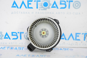 Motorul ventilatorului de încălzire Toyota Camry v50 12-14 SUA are carcasă ruptă.