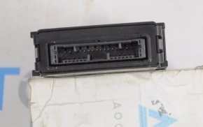 Modulul de control al gateway-ului rețelei ECM al șasiului Toyota Camry v70 18- nu are fixare