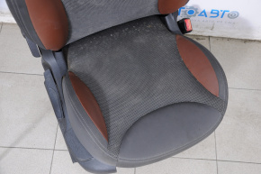 Пассажирское сидение Fiat 500L 14-15 без airbag, механ, ткань черн с корич вставками, повреждение водой