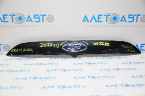 Moldura portbagajului cu emblema Ford Escape MK3 13-16, deasupra camerei, cu defect la emblema.