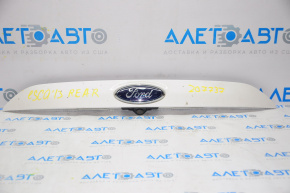 Garnitura portbagajului cu emblema Ford Escape MK3 13-16, partea de sus, pentru camera de vizionare, defect la emblema.