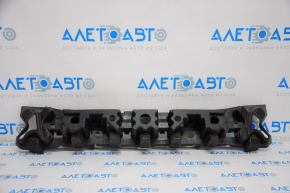 Absorbantul de bara fata pentru Ford Focus mk3 11-14 pre-restilizare, din plastic, cu fisuri la fixari.