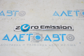 Emblema ZeroEmission și ghidajele ușilor portbagajului de la Nissan Leaf 11-17 sunt rupte.