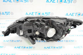 Фара передняя правая Nissan Rogue 17-20 галоген