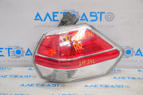 Lampa exterioară aripă dreapta Nissan Rogue 14-16 lipsă fragment.