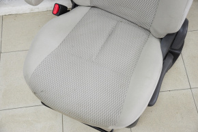 Scaunul șoferului Nissan Versa Note 13-19 fără airbag, manual, material textil gri