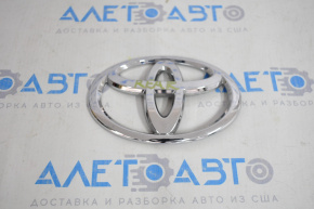 Emblema "Toyota" de pe portbagajul Toyota Sequoia 08-16 este ruptă.