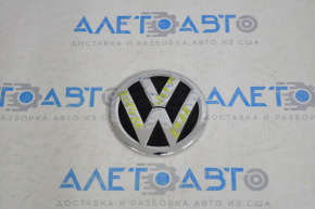 Emblema spate VW Jetta 19- ghidajul este rupt.