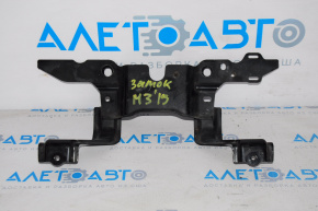 Планка замка капота Mazda 3 14-18 BM