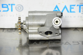 Pompa de ulei pentru motorul Ford Fusion mk5 13-20 2.5