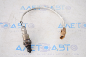 Sonda lambda a doua pentru Infiniti QX50 19- are marginile rupte.