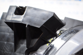 Farul dreapta față goală Chevrolet Cruze 16- halogen, fără lentilă, carcasă și suport rupte, zgârieturi pe sticlă