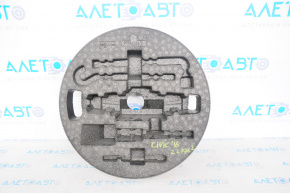 Spumă de polistiren sub instrumentul Honda Civic X FC 16-21 4d nu are fragment.