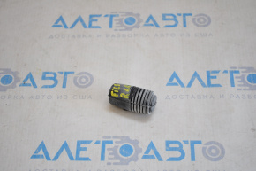 Отбойник крышки багажника левый Ford Fiesta 11-19