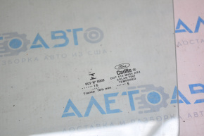 Стекло двери передней левой Ford Fiesta 11-19