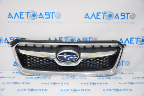 Решетка радиатора grill в сборе Subaru XV Crosstrek 13-17с значком,надлом креп,царап на хроме