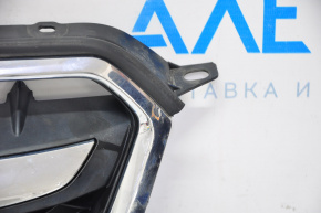 Решетка радиатора grill в сборе Subaru XV Crosstrek 13-15 с эмблемой, надлом креп, царапины