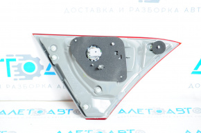 Lampa interioară pentru capacul portbagajului dreapta Toyota Camry v55 15-17 SUA nouă originală OEM