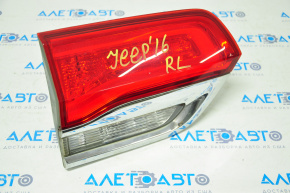 Lampa interioară pentru capacul portbagajului stânga Jeep Grand Cherokee WK2 14-21 crom