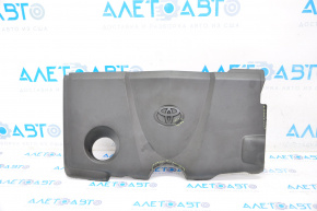 Capacul motorului Toyota Camry v70 18 - Uzuri