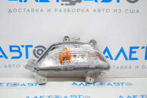 Поворотник правый Mazda 3 14-16 BM дорест новый OEM оригинал