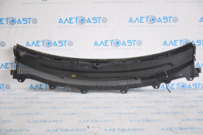 Grila stergatoarelor de plastic pentru Ford Flex 09-19 are prinderea rupta.