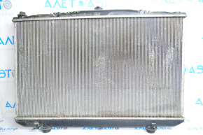 Radiatorul de răcire a apei pentru Lexus RX350 10-15 are ghidajul rupt.