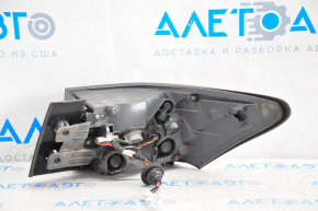 Lampa exterioară aripă stângă Lexus CT200h 11-13 pre-restilizare