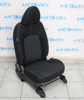 Пассажирское сидение Nissan Versa Note 13-19 без airbag, механ, тряпка черн