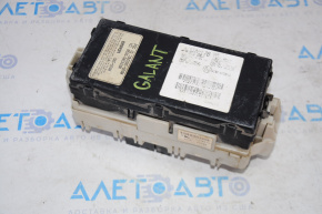 Modulul de control al corpului BCM Mitsubishi Galant 9 04-09 are fixările rupte