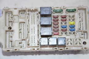 Modulul de control al corpului BCM Mitsubishi Galant 9 04-09 are fixările rupte