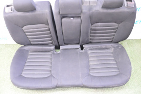 Rândul din spate al scaunelor, al doilea rând Ford Fusion mk5 13-16, material textil negru, cusături albe, nevoie de curățare