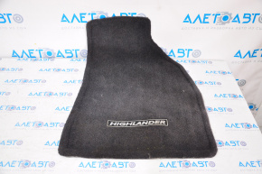 Covorul din fața dreapta a salonului Toyota Highlander 14-19, material textil negru.