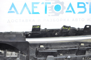 Решетка радиатора grill Ford Edge 15-18 трещины, надломы