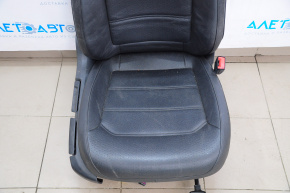 Пассажирское сидение VW Passat b8 16-19 USA без airbag, механич, кожа черн