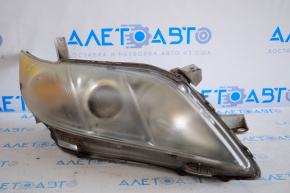 Farul din față dreapta Toyota Camry v40 07-09, gol, halogen, necesită polizare.