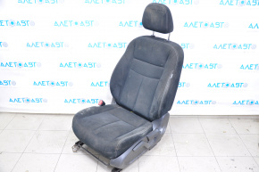 Scaunul șoferului Nissan Murano z52 15- fără airbag, manual, material textil negru, necesită curățare chimică.