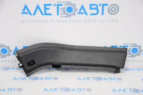 Capacul arcului drept BMW X3 F25 11-17 spate negru, zgârieturi.