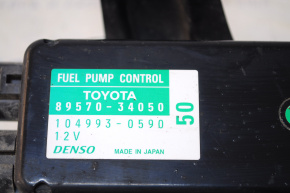 Controlul pompei de combustibil Toyota Sequoia 08-16