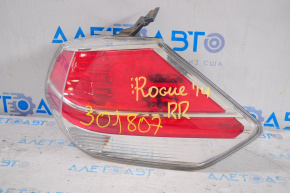 Lampa exterioară aripă dreapta Nissan Rogue 14-16, cu o mică fisură.