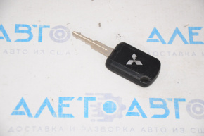 Ключ Mitsubishi Outlander 16-21 три кнопки, затерт