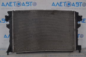 Radiatorul intercoolerului VW Jetta 19- 1.4T este îndoit