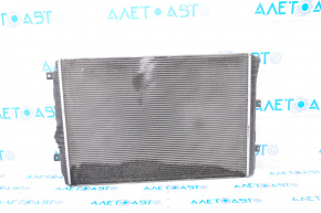 Radiatorul de răcire a apei pentru VW Passat b7 12-15 SUA 2.0TDI