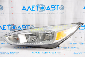 Farul din față stânga goală Ford Focus mk3 15-18 restilizat halogen, a fost deschis.